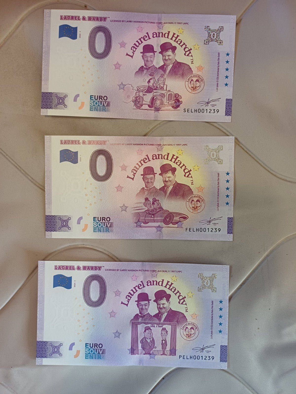 Euro biljetten van Laurel en Hardy, Ophalen