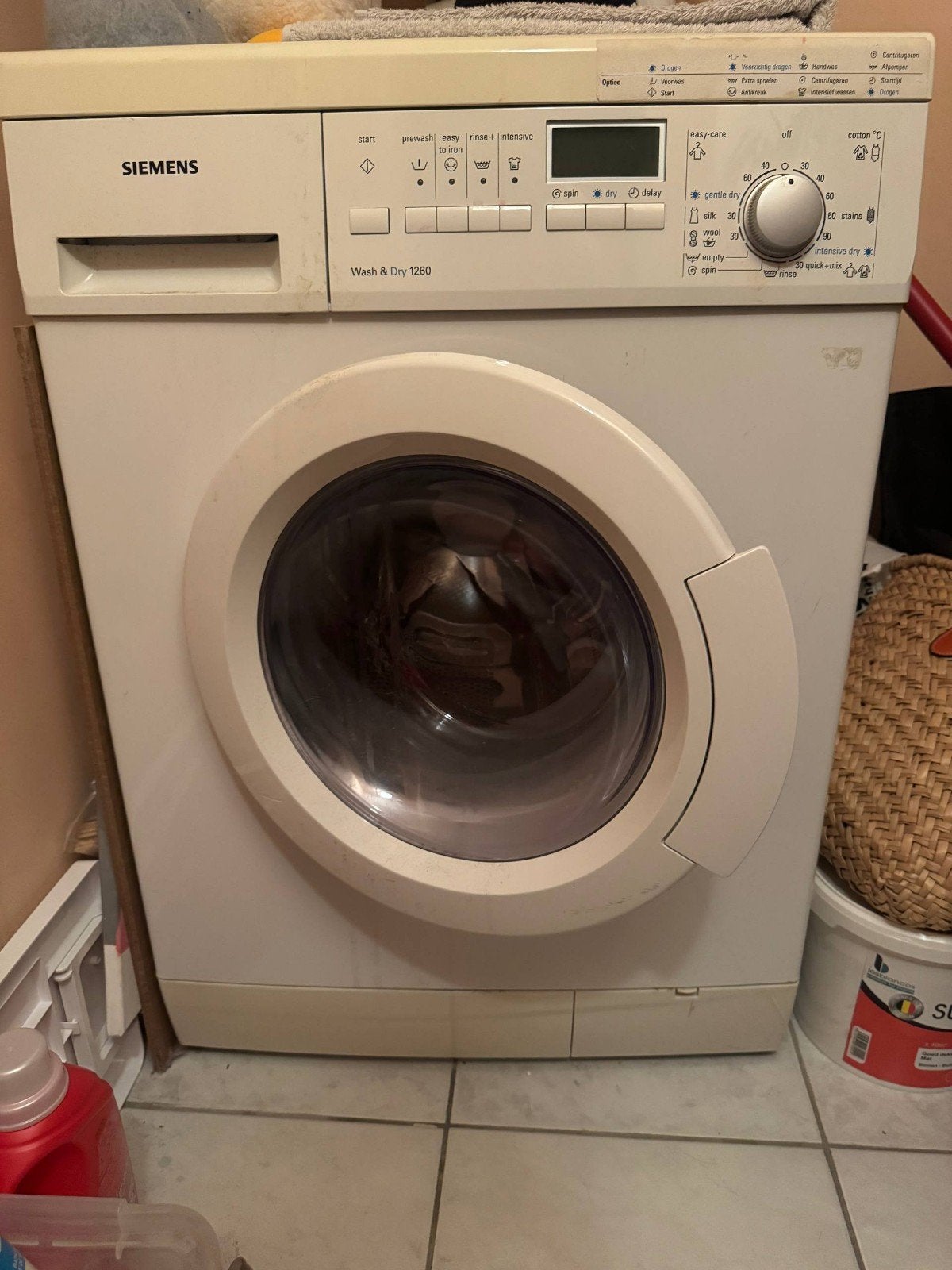 wasmachine met droogkast  moet samen met inboedel in Oostend, Ophalen