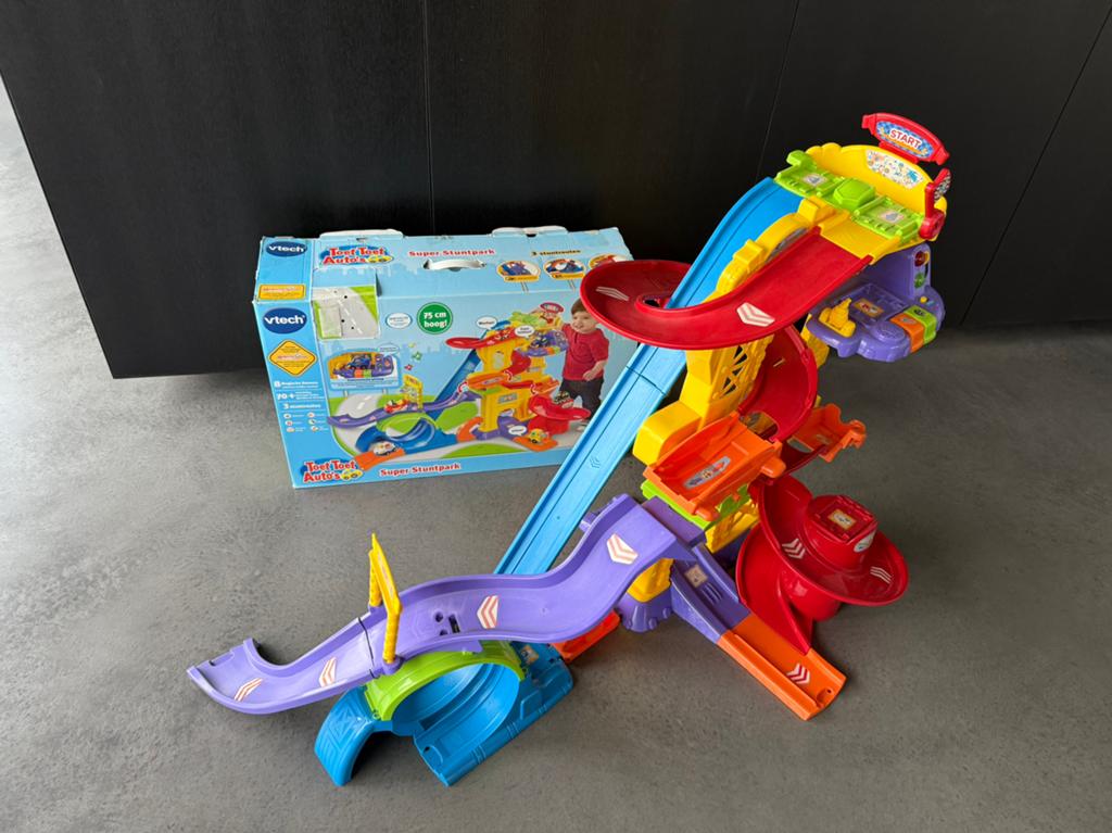 Toet toet stuntpark, Kinderen en Baby's, Ophalen, Gebruikt