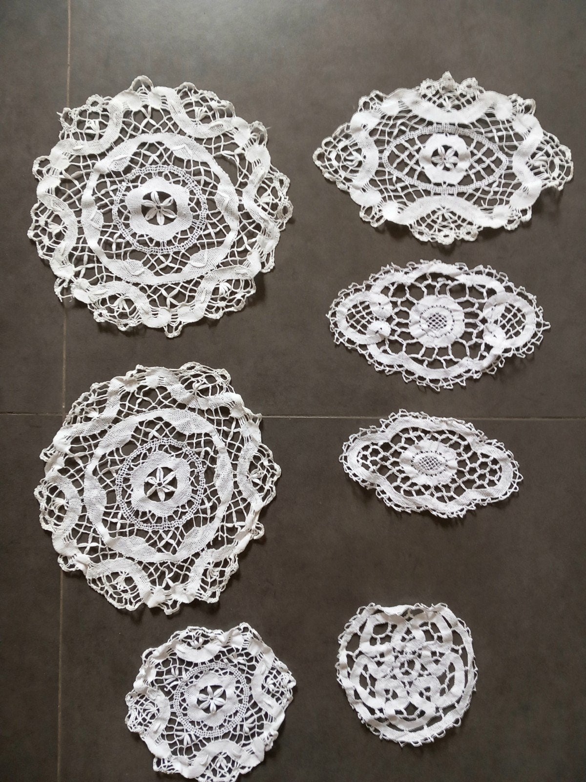 Kanten onderleggers - 2€/st of hele pakket samen voor 5€, Hobby en Vrije tijd, Kantklossen, Ophalen, Zo goed als nieuw