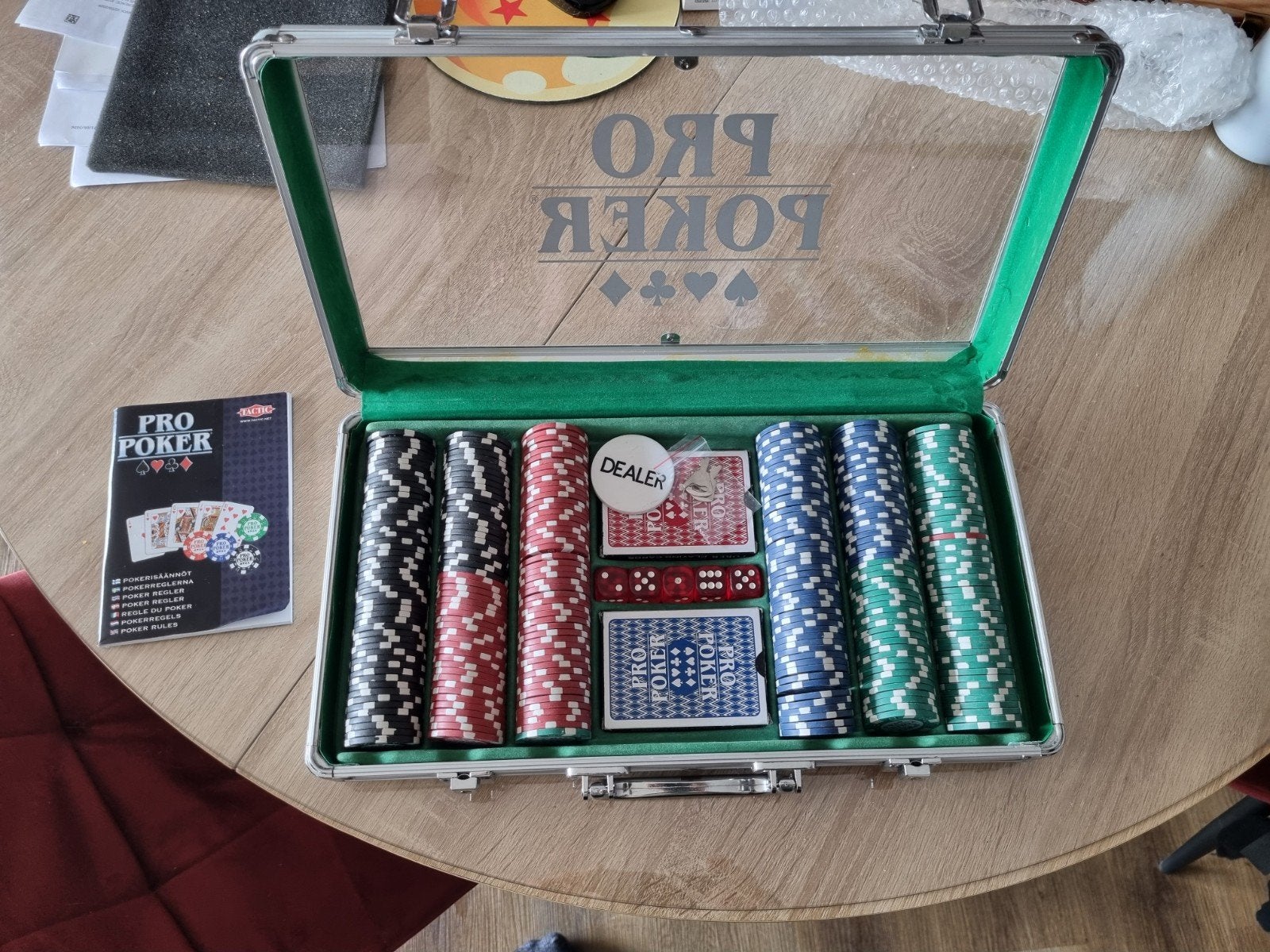 Pro pokercase met 300 chips, Ophalen of Verzenden