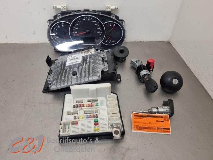 Ordinateur gestion moteur d'un Renault Kangoo, -, 3 mois de garantie, Utilisé, -
