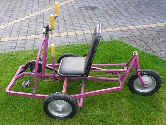 Kart en acier avec planche à outils., Enlèvement, Utilisé, 1 enfant