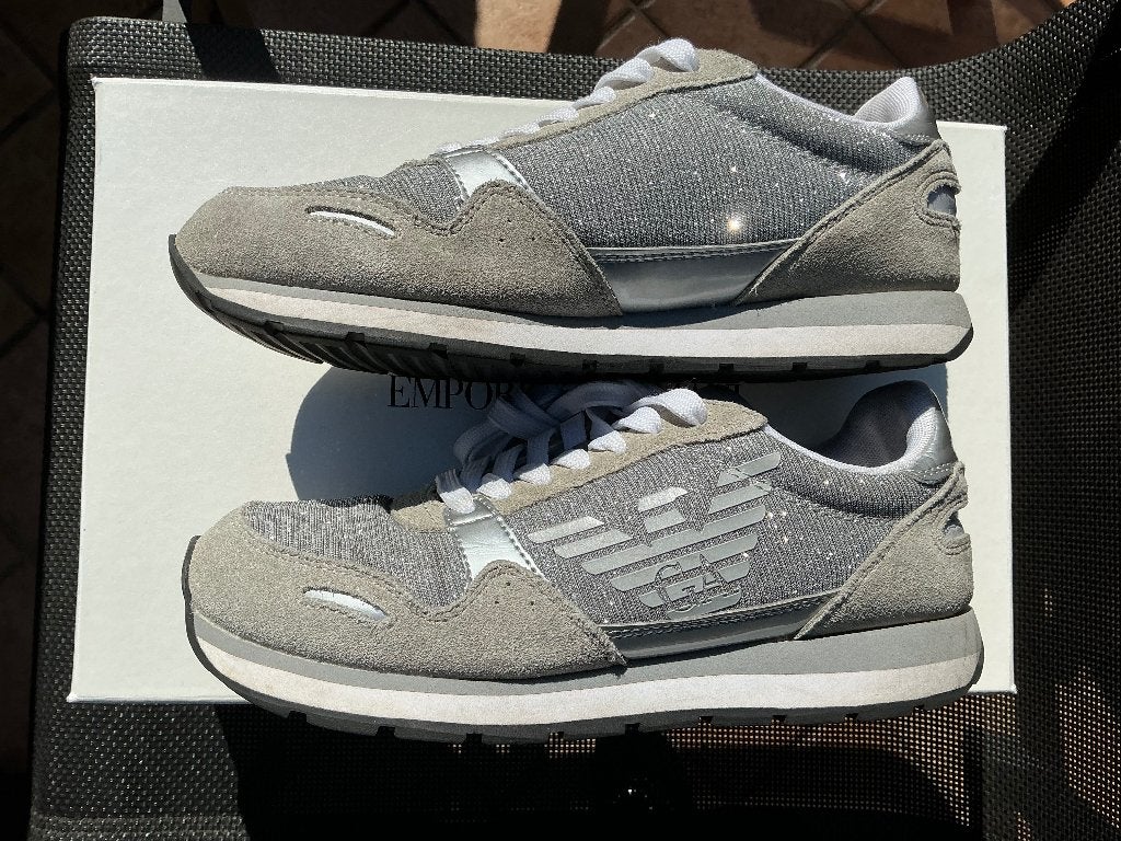 Armani sneakers, Kleding | Dames, Sneakers, Grijs, Gedragen, Ophalen