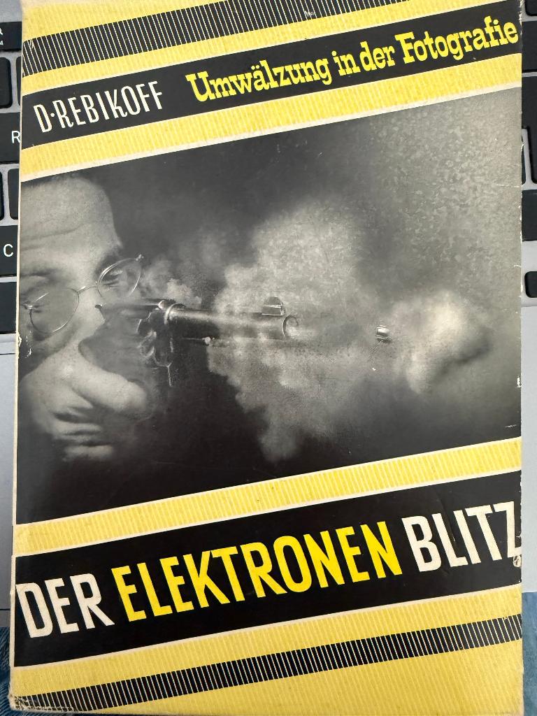 Revolution in Photography, REBIKOFF, 1952, Antiquités & Art, Envoi