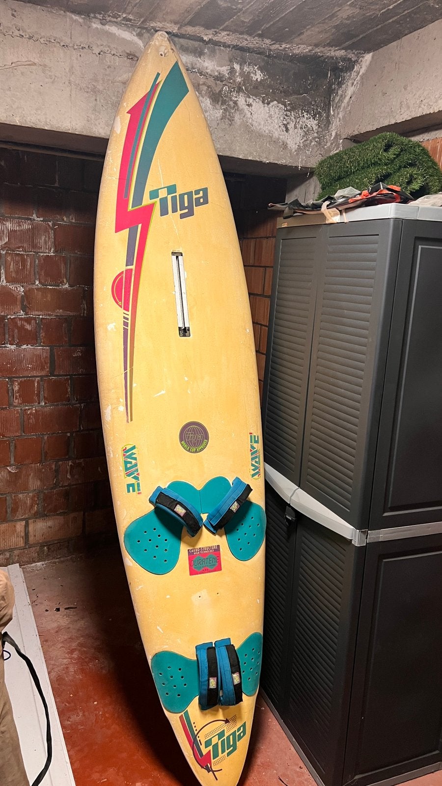 SURFPBOARD TIGA WAVE 250 (Oostduinkerke!), Watersport en Boten, Ophalen, Gebruikt, 250 tot 300 cm, Plank