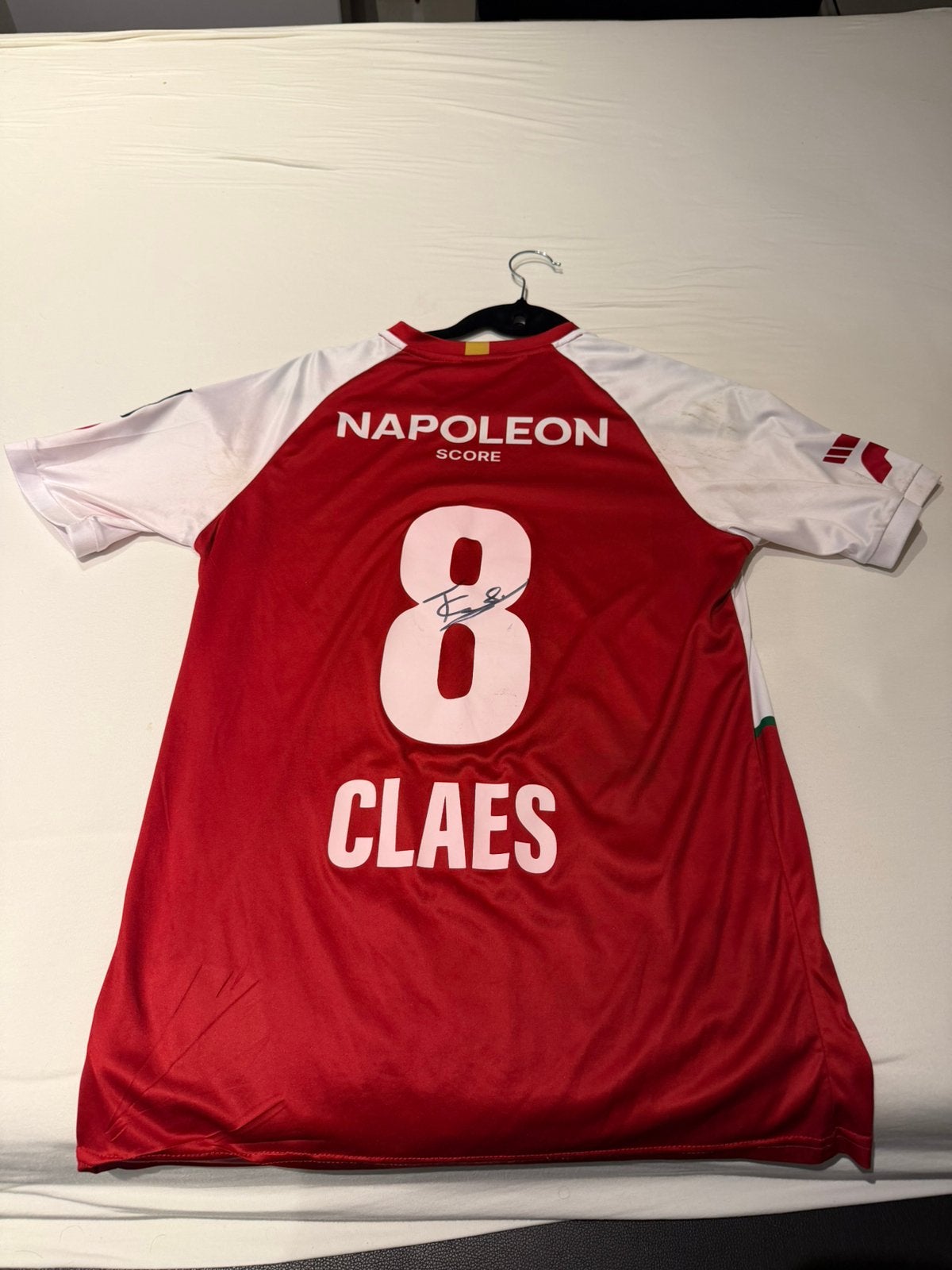 Matchworn en Signed shirt Thomas Claes - Zulte Waregem, Sports & Fitness, Enlèvement, Comme neuf, Maillot