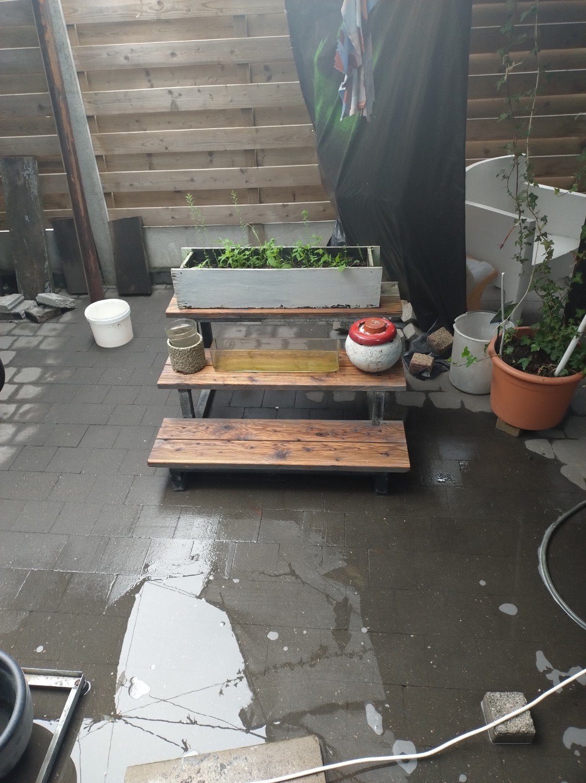 Traptrede Groot . In Bangoerai Hout .Onderstel Metaal ., Tuin en Terras, Terrasdelen en Vlonders, Ophalen, Zo goed als nieuw, Hout