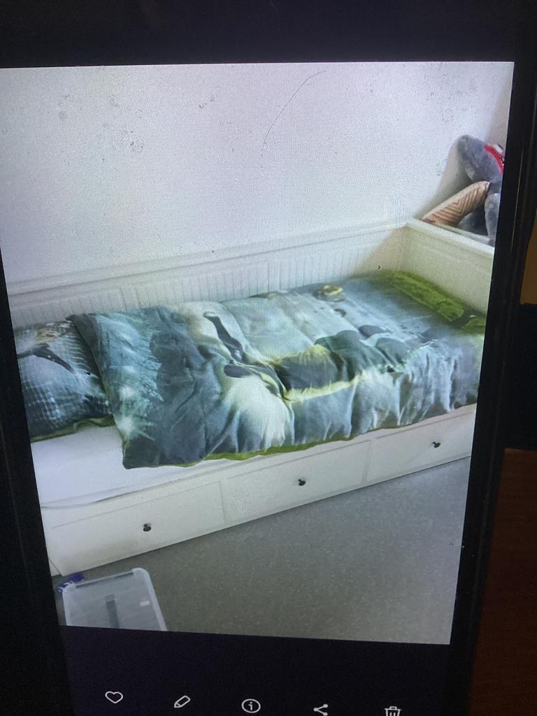 Ikea hemnes bed, Huis en Inrichting, Ophalen