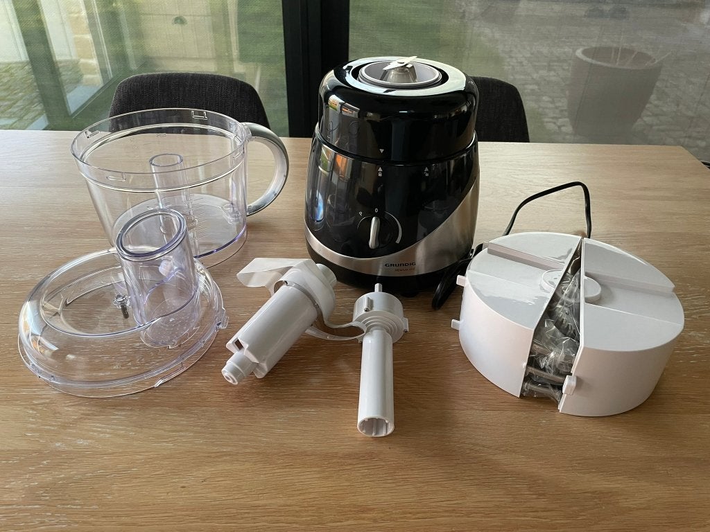 Magnifique robot multifonctions NEUF Grundig, Electroménager, 1 à 2 litres, Enlèvement, Neuf, 3 vitesses ou plus