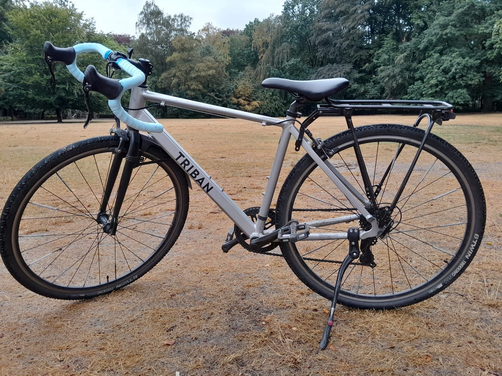 TRIBAN RC100 Hybride fiets, Minder dan 10 versnellingen, 26 inch, Velgrem, Zo goed als nieuw