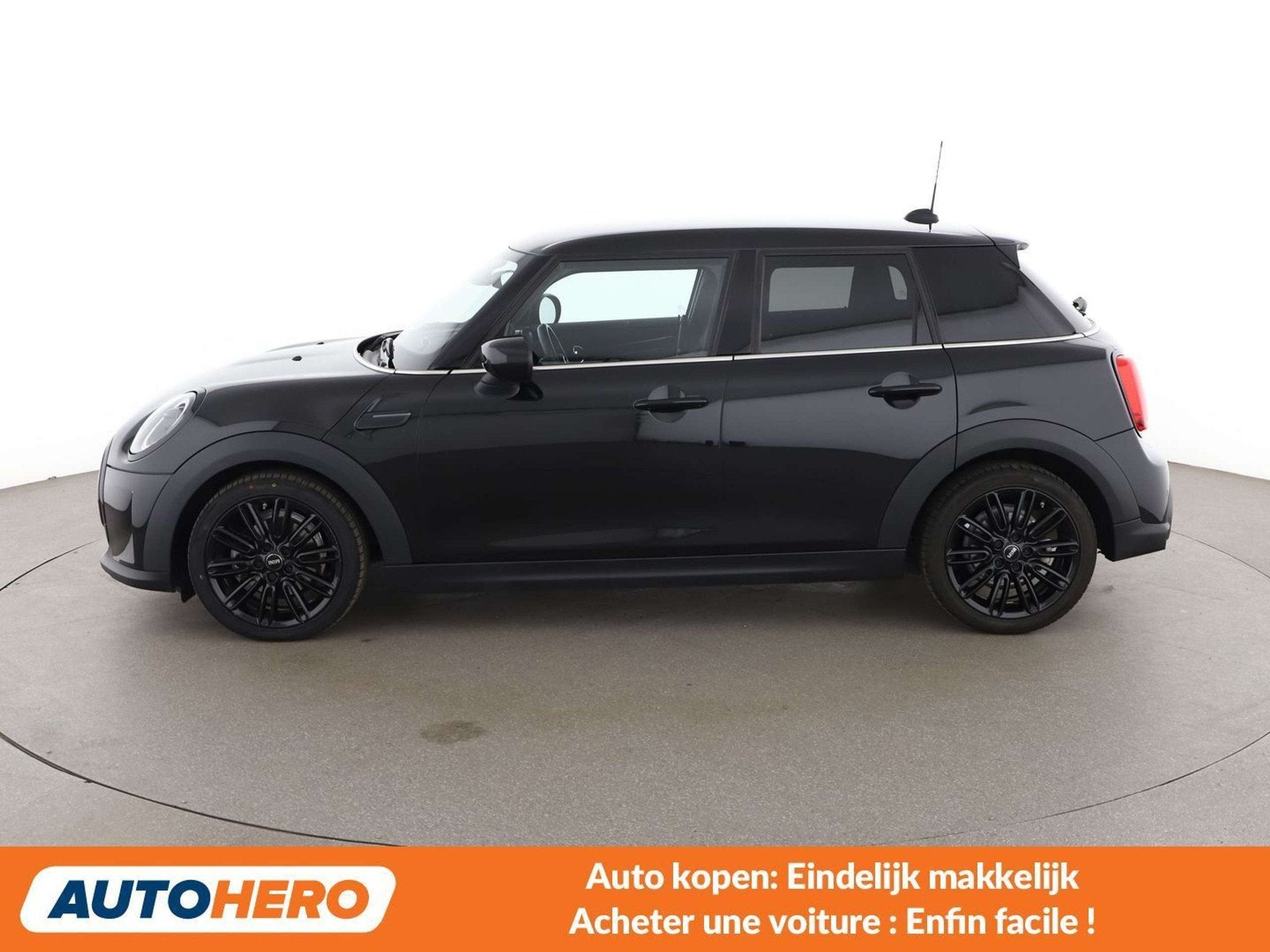 MINI Cooper Cooper Classic Trim (bj 2023, automaat), Auto's, Gebruikt, 136 pk, 5 zetels, 5 deurs
