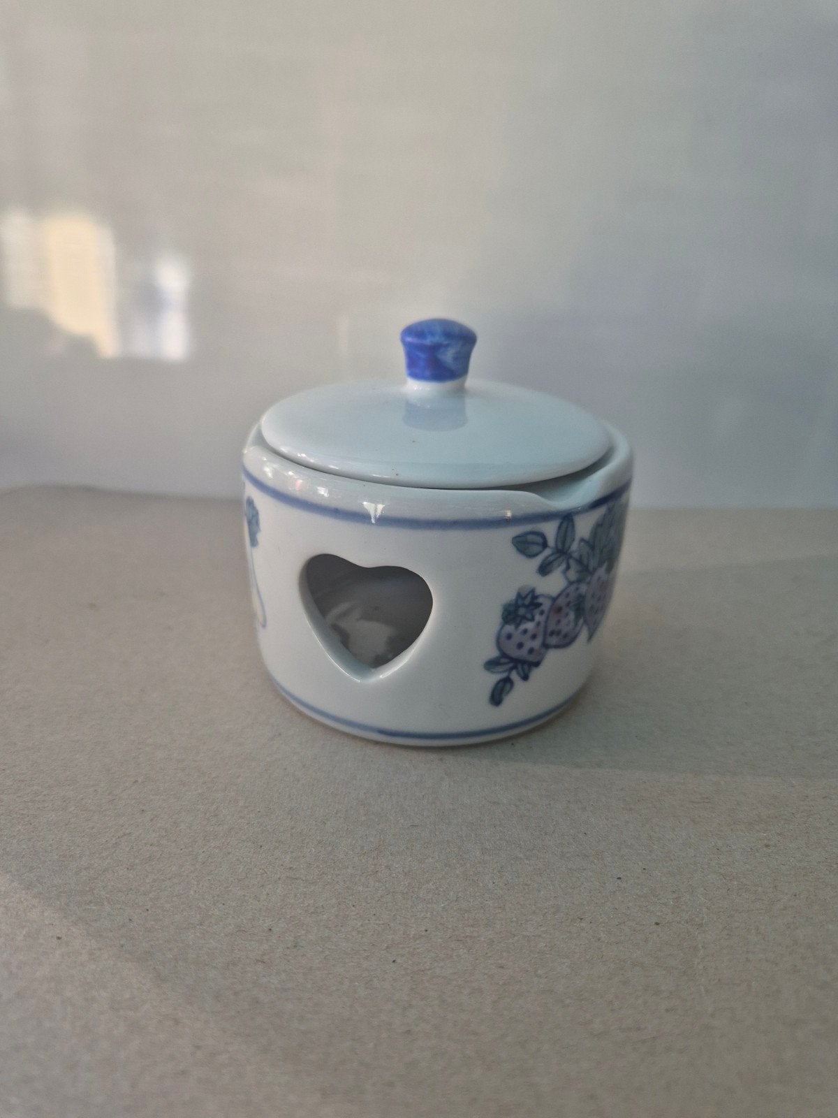 Leuke vintage porseleinen potpourripot met deksel., Huis en Inrichting, Keuken | Servies, Ophalen of Verzenden, Porselein, Vintage