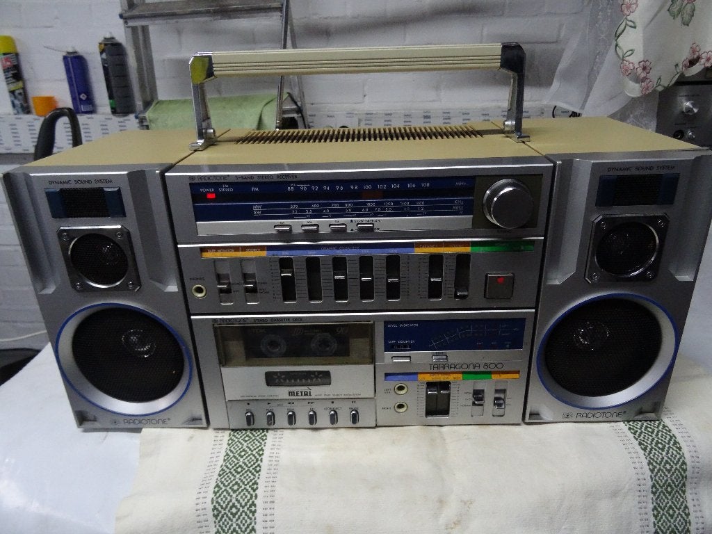 Zeldzame radiocassette Rétro Radiotone Tarragonaa check, Audio, Tv en Foto, Radio's, Ophalen of Verzenden, Gebruikt, Radio