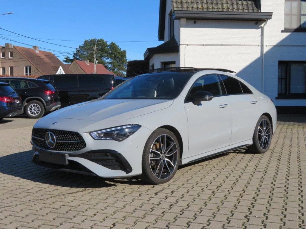 Mercedes-Benz CLA-Klasse 180 Full Option Amg-Pack (bj 2025), Gebruikt, Zwart, 4 cilinders, 136 pk