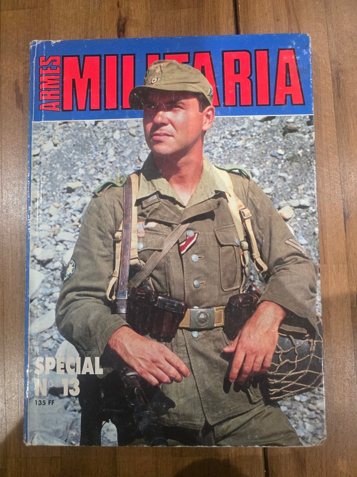 Armes Militaria — Special nr. 13 — Vintage militair tijdschr, Boeken, Ophalen of Verzenden