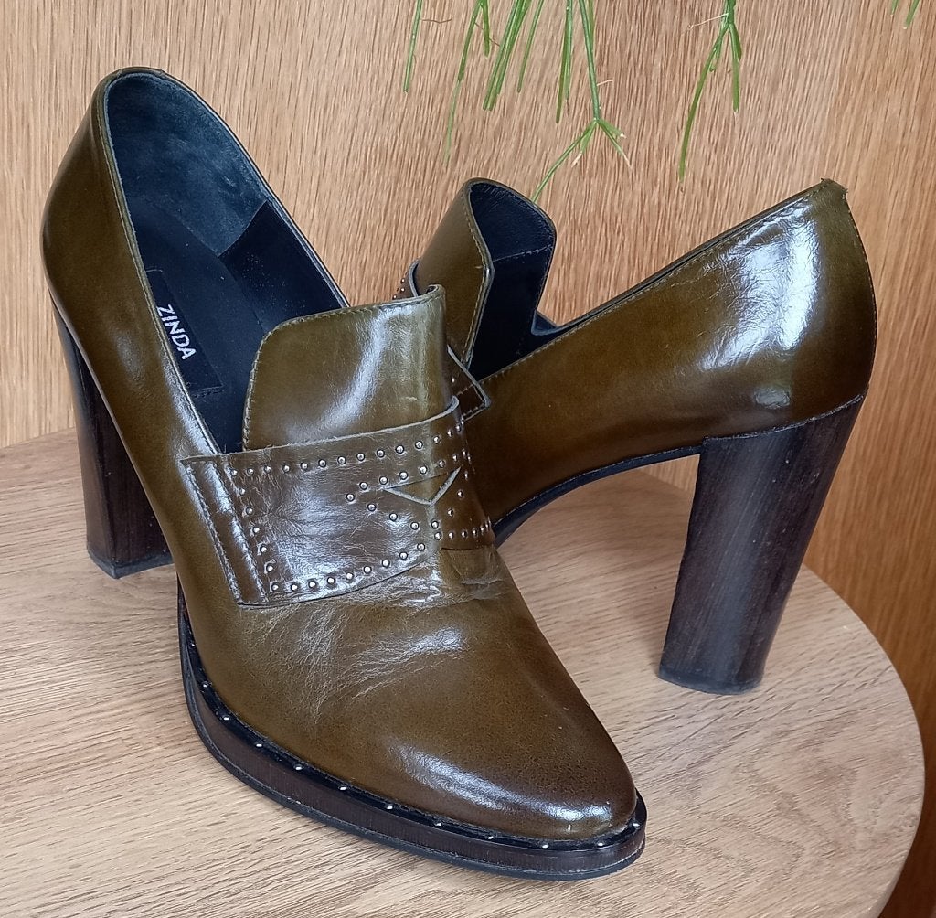 Groene schoen met hak maat 40 merk Zinda, Kleding | Dames, Schoenen, Ophalen of Verzenden, Zo goed als nieuw, Schoenen met hoge hakken