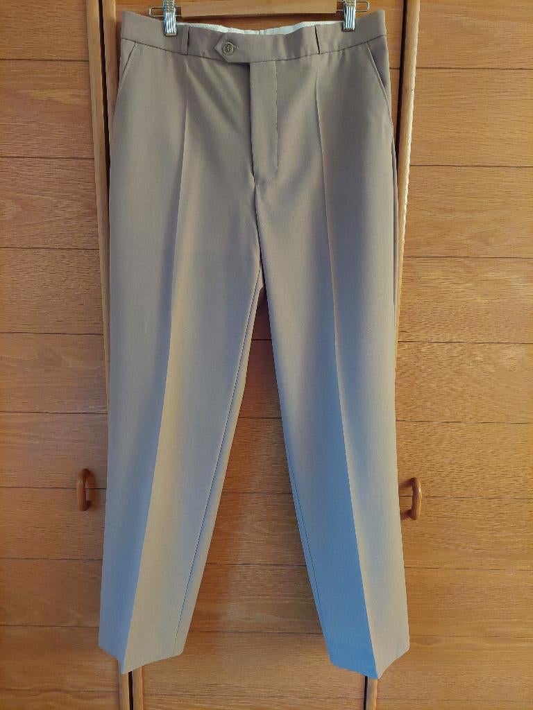 Zeer mooie herenbroek – nieuw – maat 44 - zandkleur, Kleding | Heren, Beige, Charlie Parker, Nieuw, Ophalen of Verzenden
