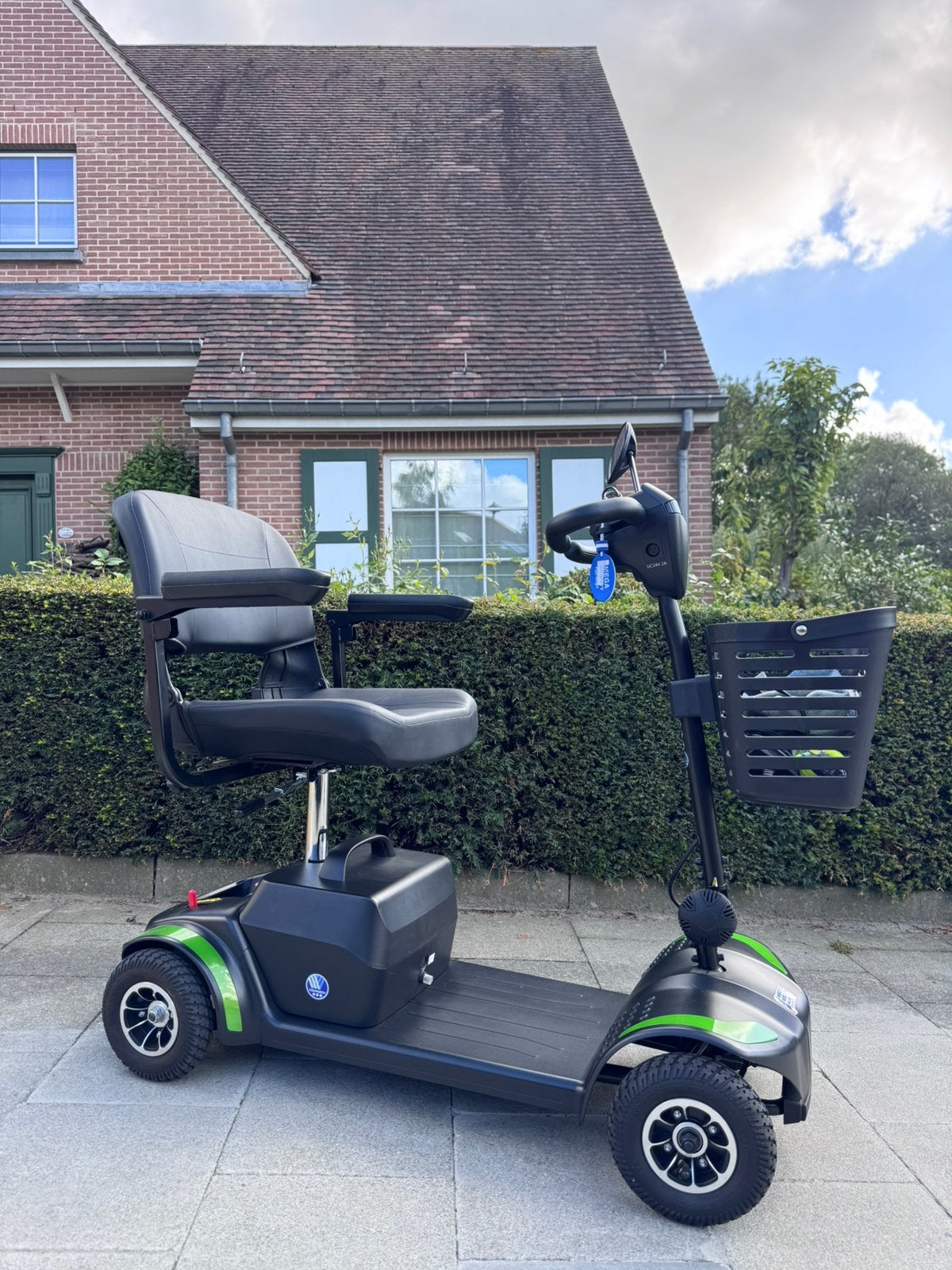 Scootmobiel Vermeiren One Air + – Autonomie de 30 km, Enlèvement ou Envoi, Pliant, Comme neuf, Fauteuil roulant électrique