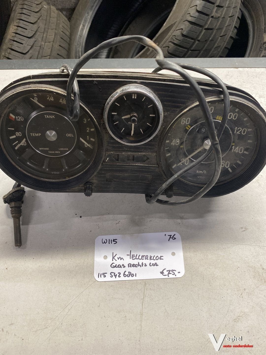 Mercedes W115 Km Tellerklok 115 542 6801 glas rechts los, -, Utilisé, -, -