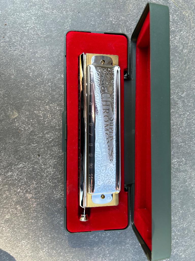 Hohner Super Chromotics M270C + Bluesharp C, Musique & Instruments, Harmonica en do, Chromatique, Avec valise ou boîte, Comme neuf