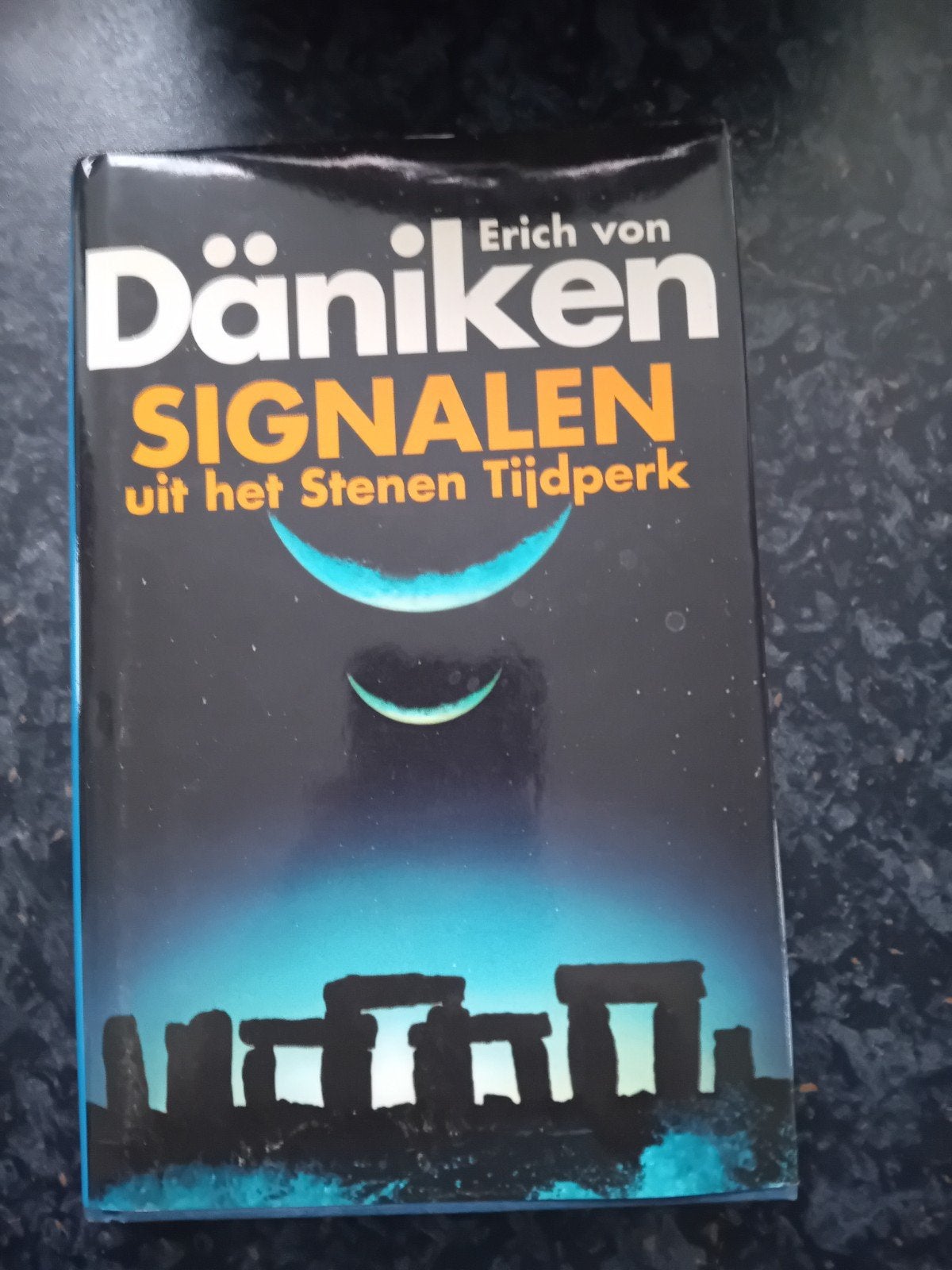 Erich von Daniken - Signalen uit het stenen tydperk, Boeken, Ophalen of Verzenden, Erich von Daniken