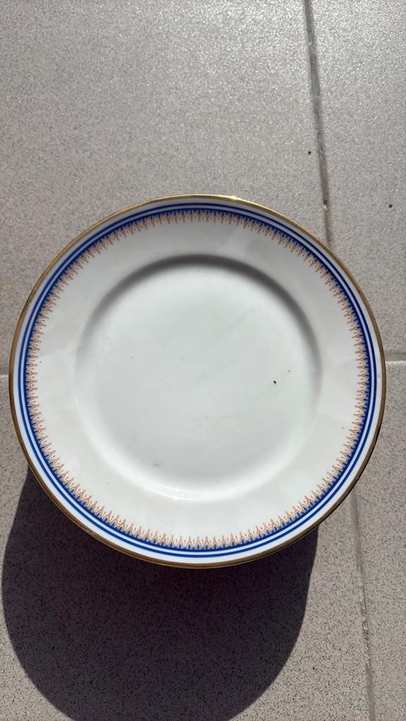 10  assiettes et plat  Marché aux herbes Bruxelles, Enlèvement