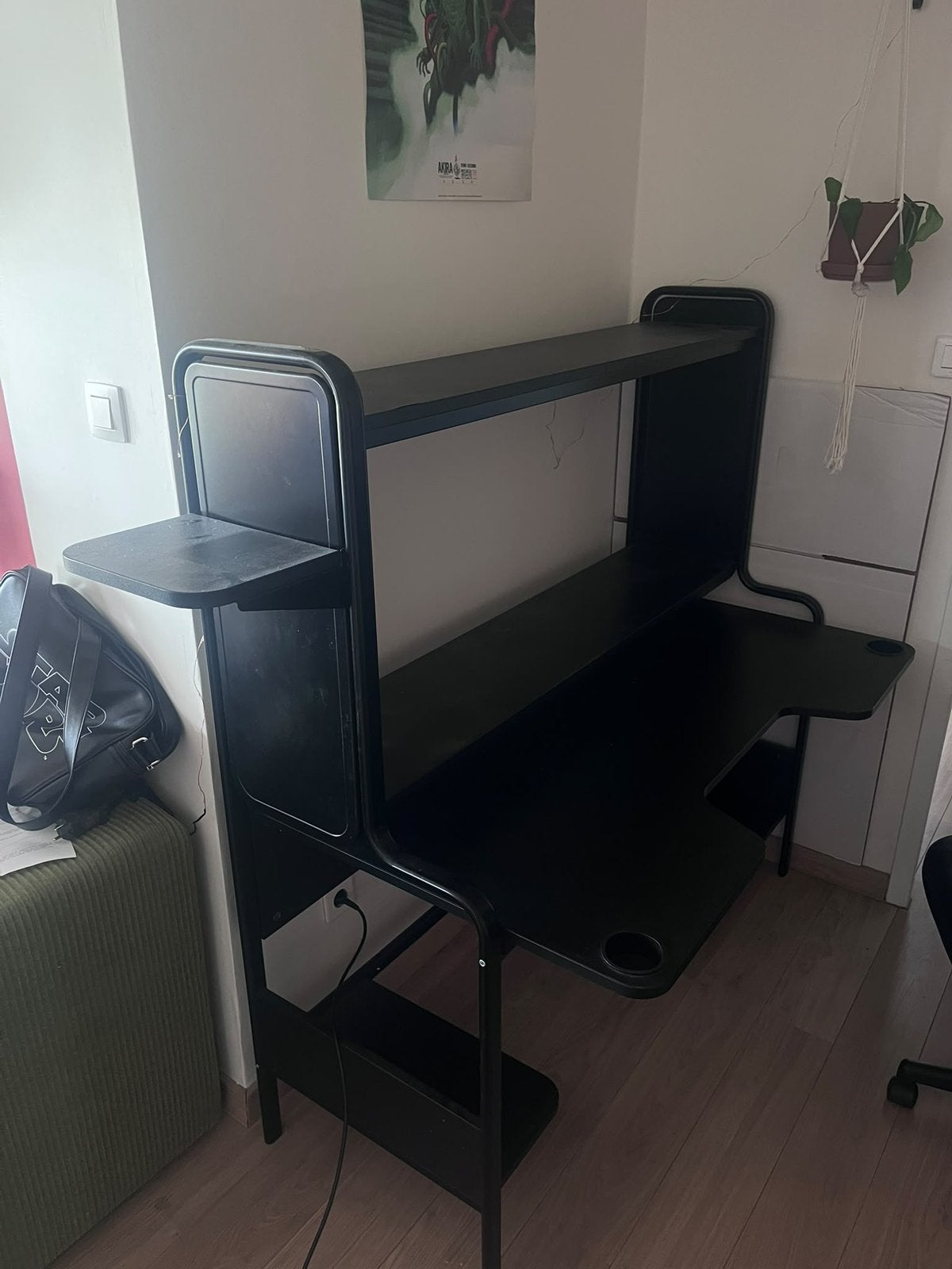 Zwarte bureau ideaal voor spel of computer werk, Huis en Inrichting, Zwart, Gebruikt, IKEA, Computerbureau