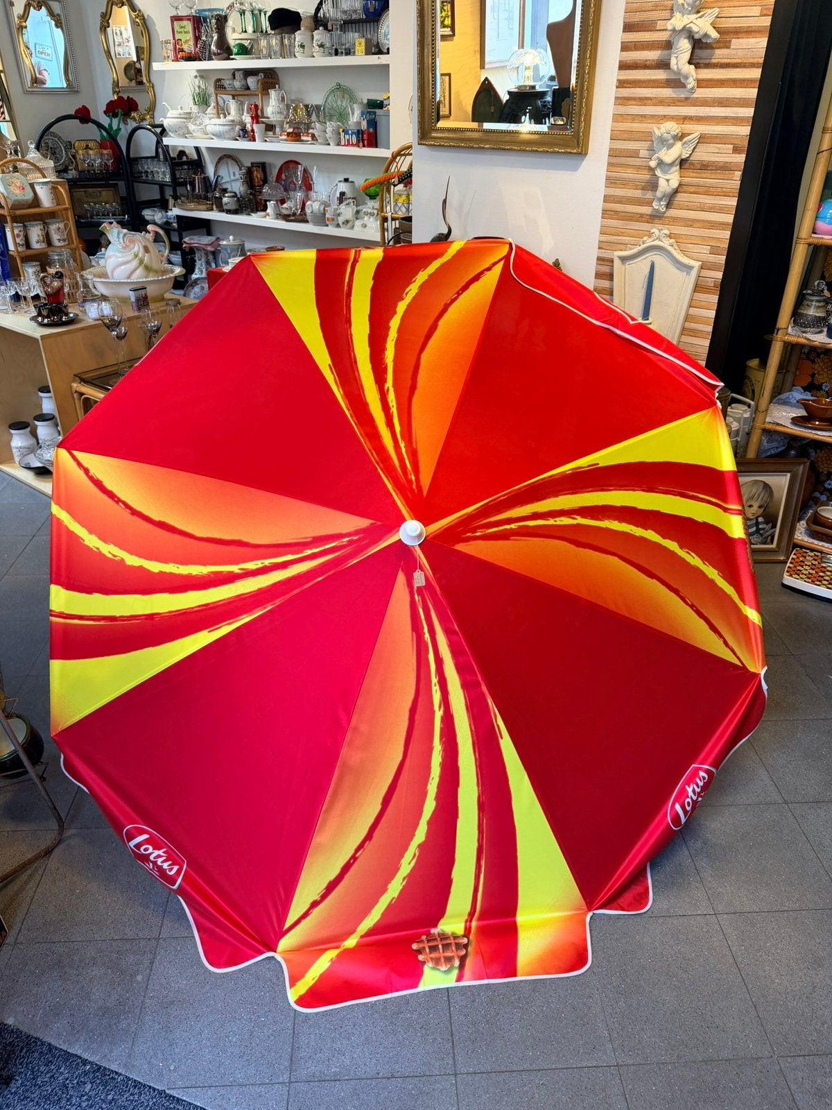 Parasol Lotus, Ophalen, Lotus, Lotus, Zo goed als nieuw
