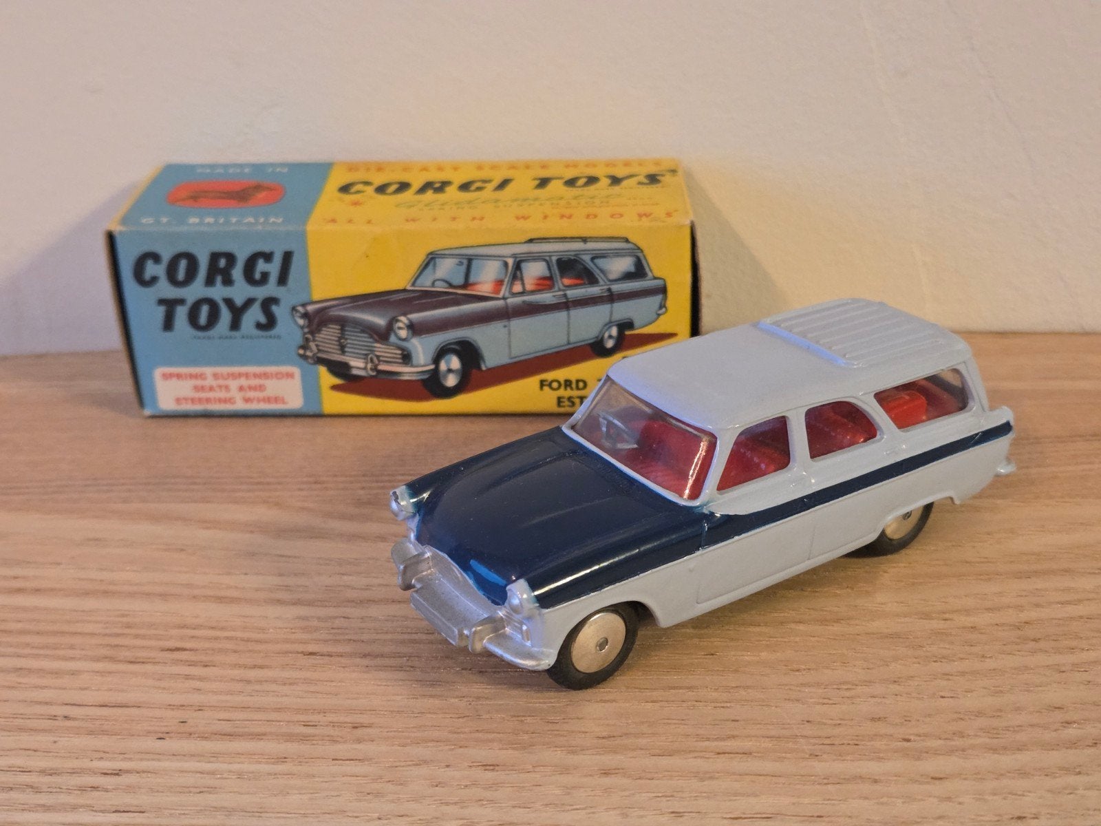 corgi toys 424 Ford Zephyr Estate Car, Hobby en Vrije tijd, Ophalen of Verzenden, Zo goed als nieuw, Auto, Corgi