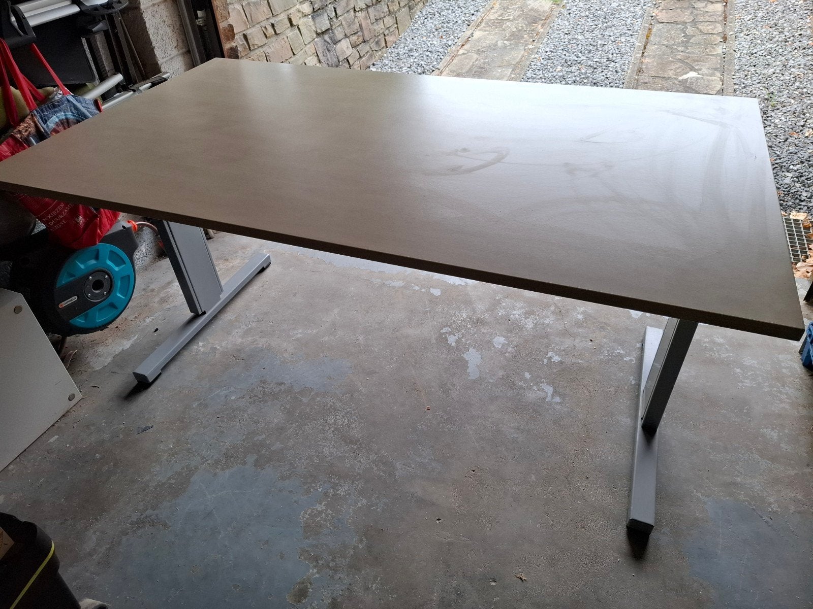Bureau 1m sur 1,8m réglable en hauteur, Maison & Meubles, Bureaux, Enlèvement, Réglable en hauteur