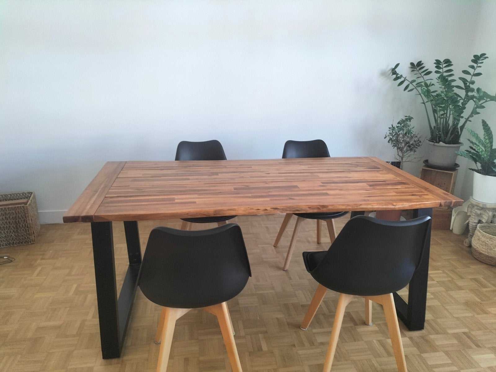 Lot grande table à manger et 4 chaises, Enlèvement