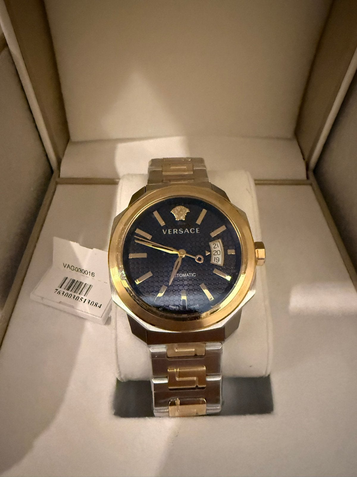 Montre versace dylos, Bijoux, Sacs & Beauté, Enlèvement ou Envoi, Comme neuf