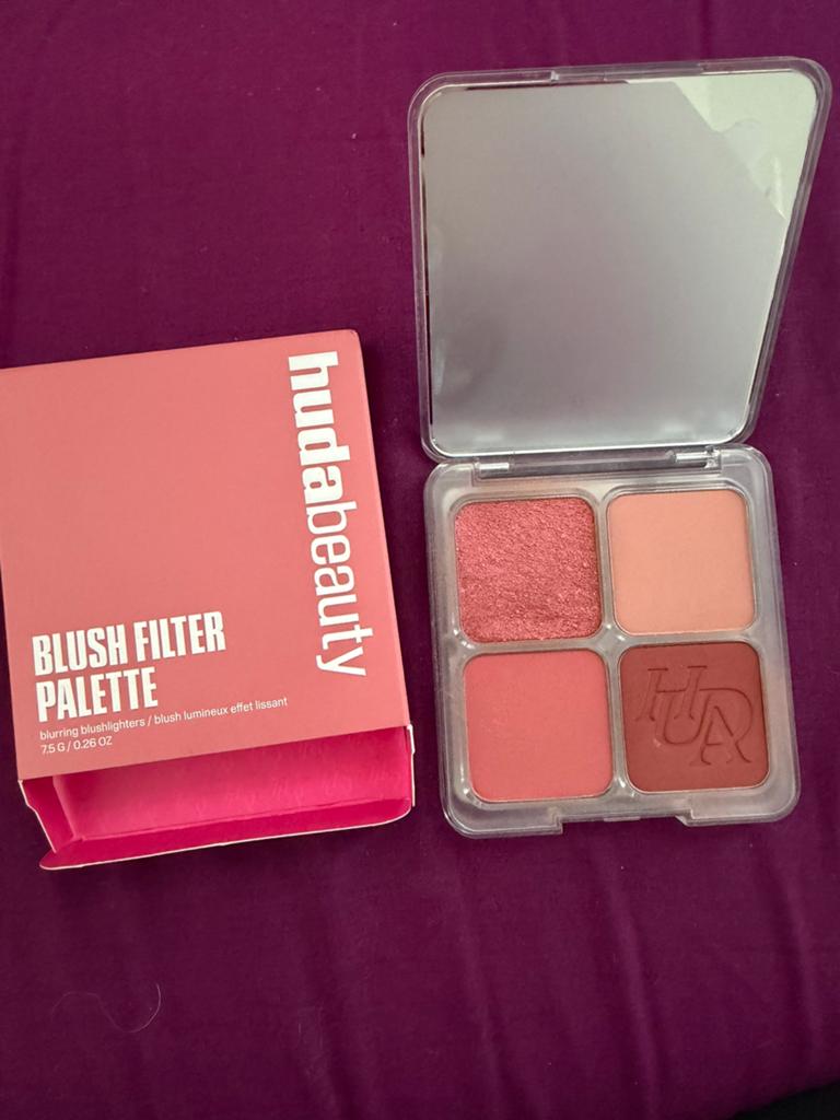 Blush palette huda beauty, Enlèvement ou Envoi, Comme neuf