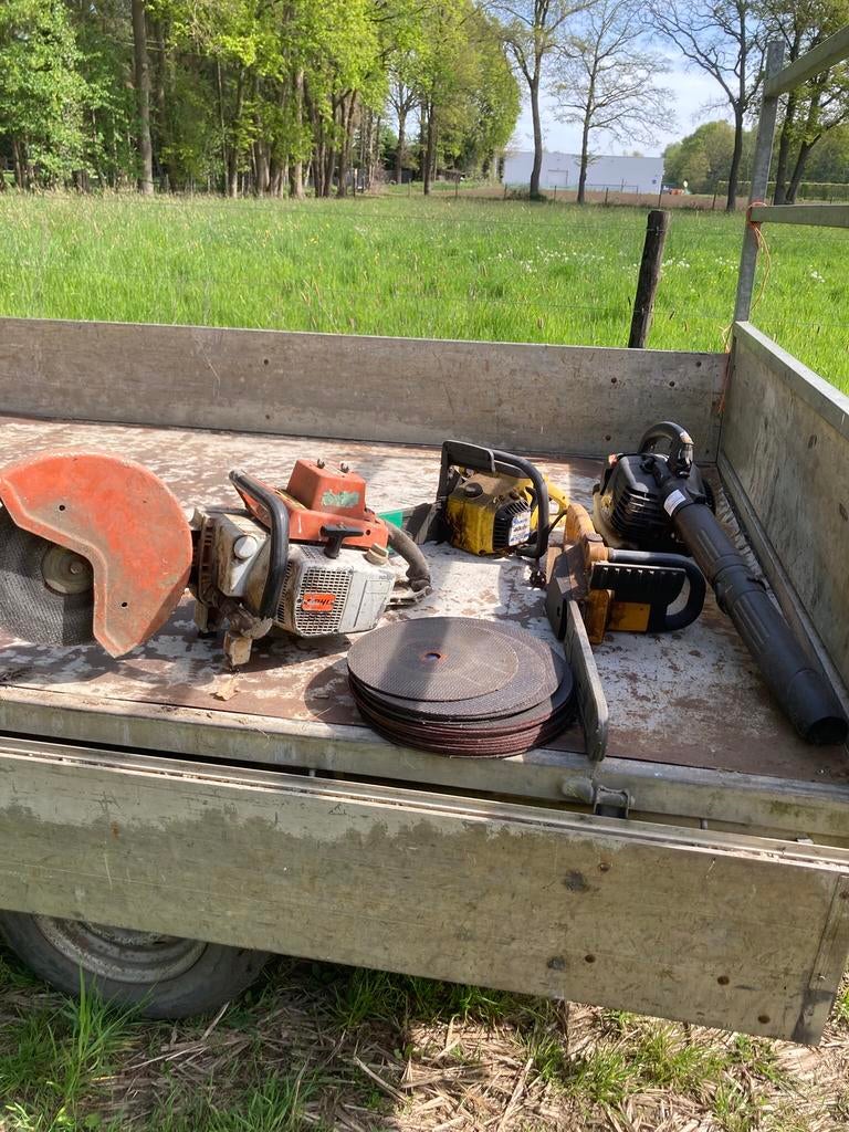 Allerlei gereedschap, Ophalen