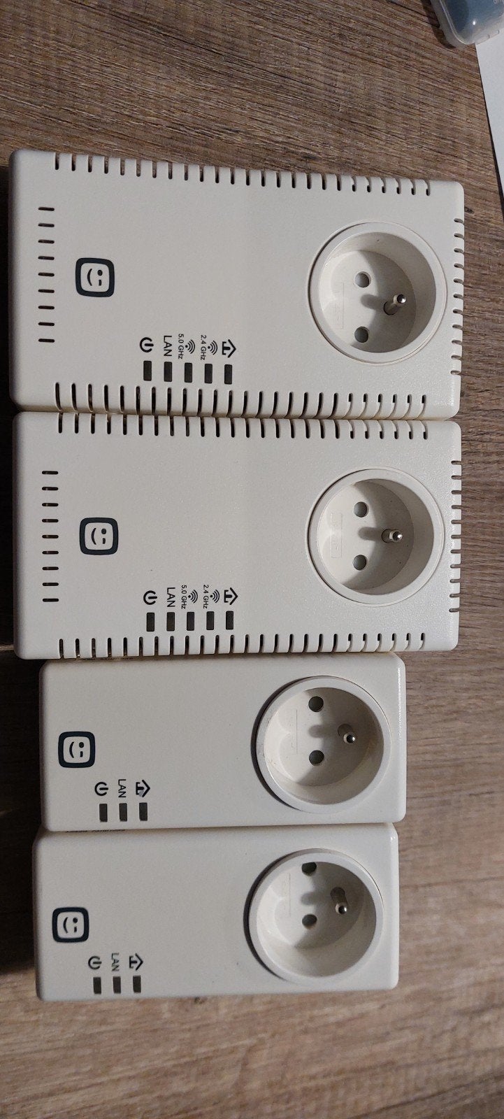Originele Telenet Powerline set (4 stuks: 2x Wifi + 2, Computers en Software, WiFi-versterkers, Ophalen