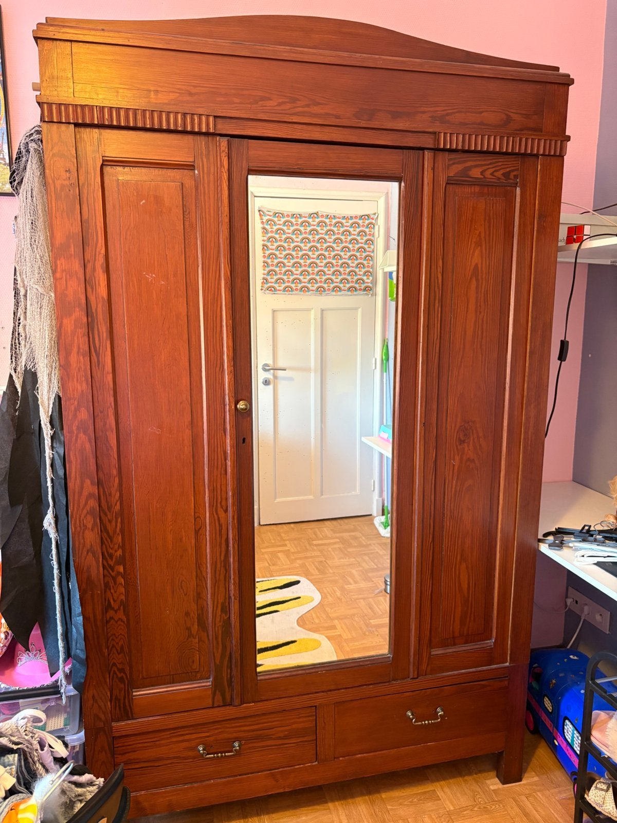 Antieke kleerkast in zeer goede staat. Groot en sterk, Ophalen, Gebruikt, 100 tot 150 cm, 200 cm of meer
