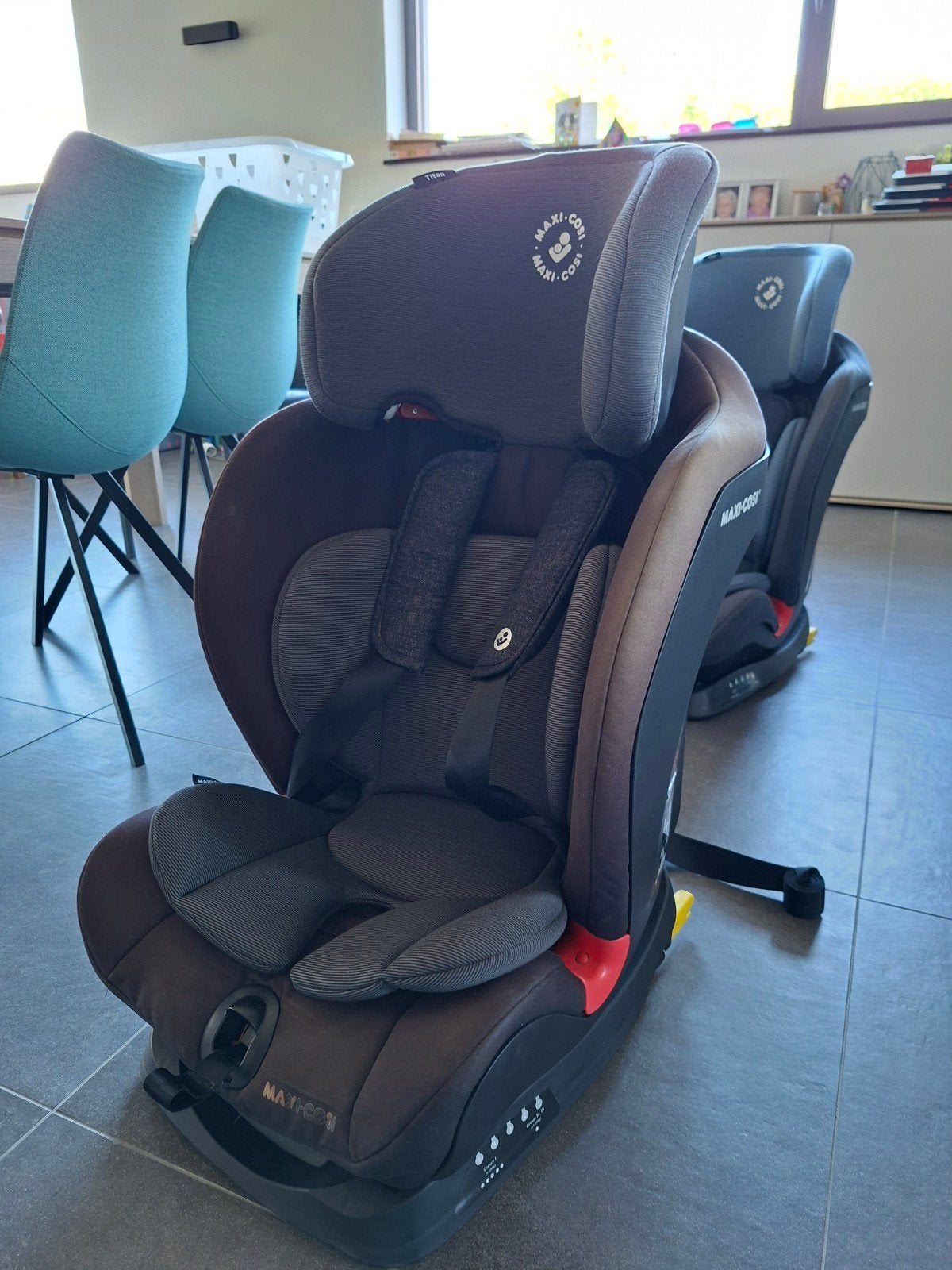 Maxi Cosi Titan Nomad Black 1 2 3 meegroeistoel met isofix, Enlèvement, Utilisé, Isofix, Dossier réglable