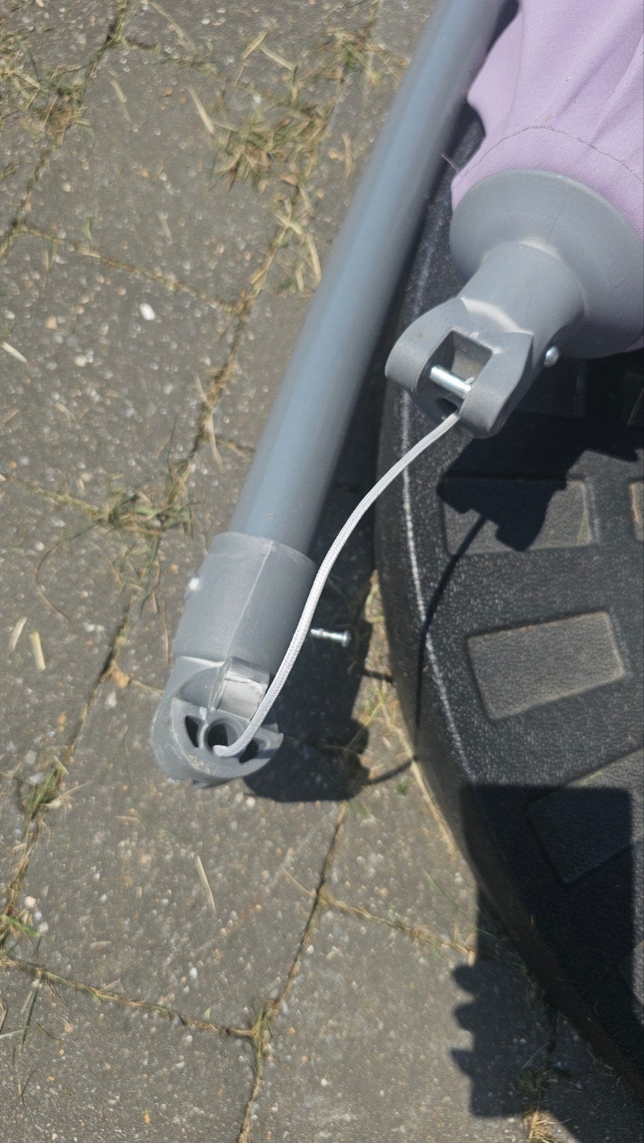 PARASOL ZONDER GEWICHTSTEGELS- BESCHADIGD, Tuin en Terras, Ophalen