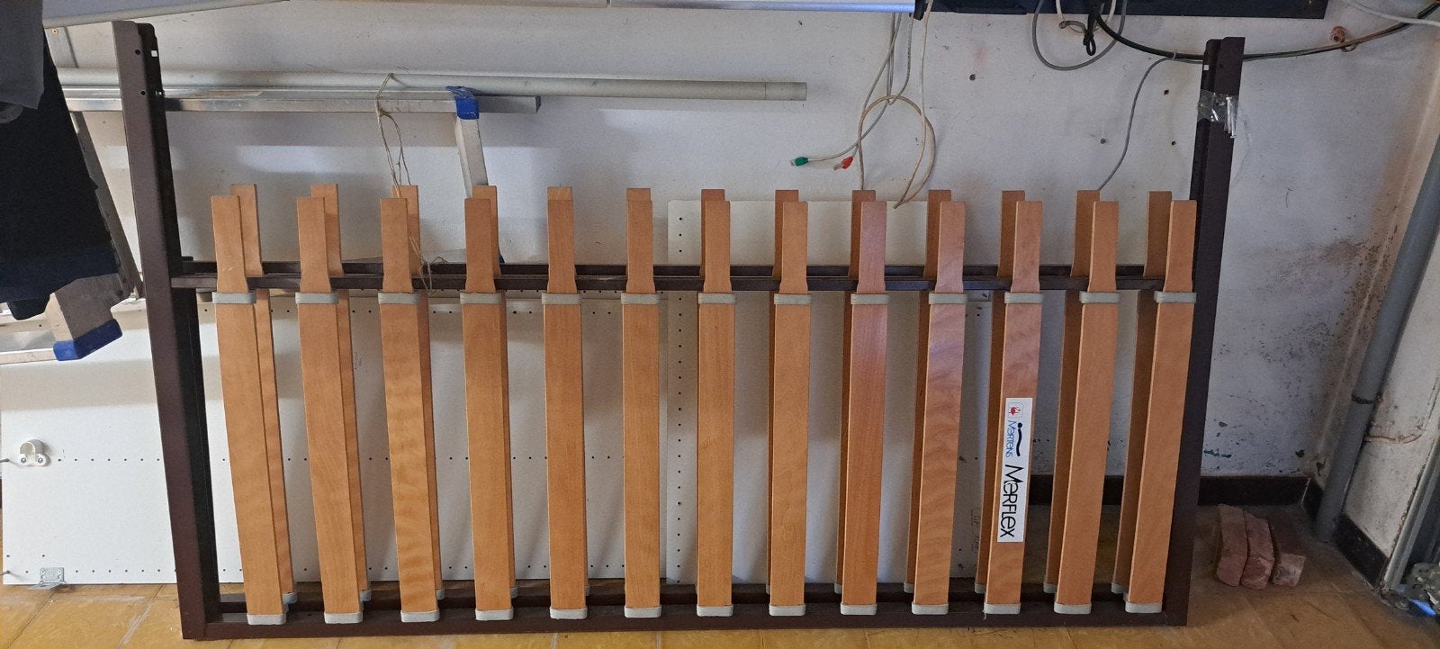 lattenbodem metaal/hout voor 2 persoonsbed, Ophalen