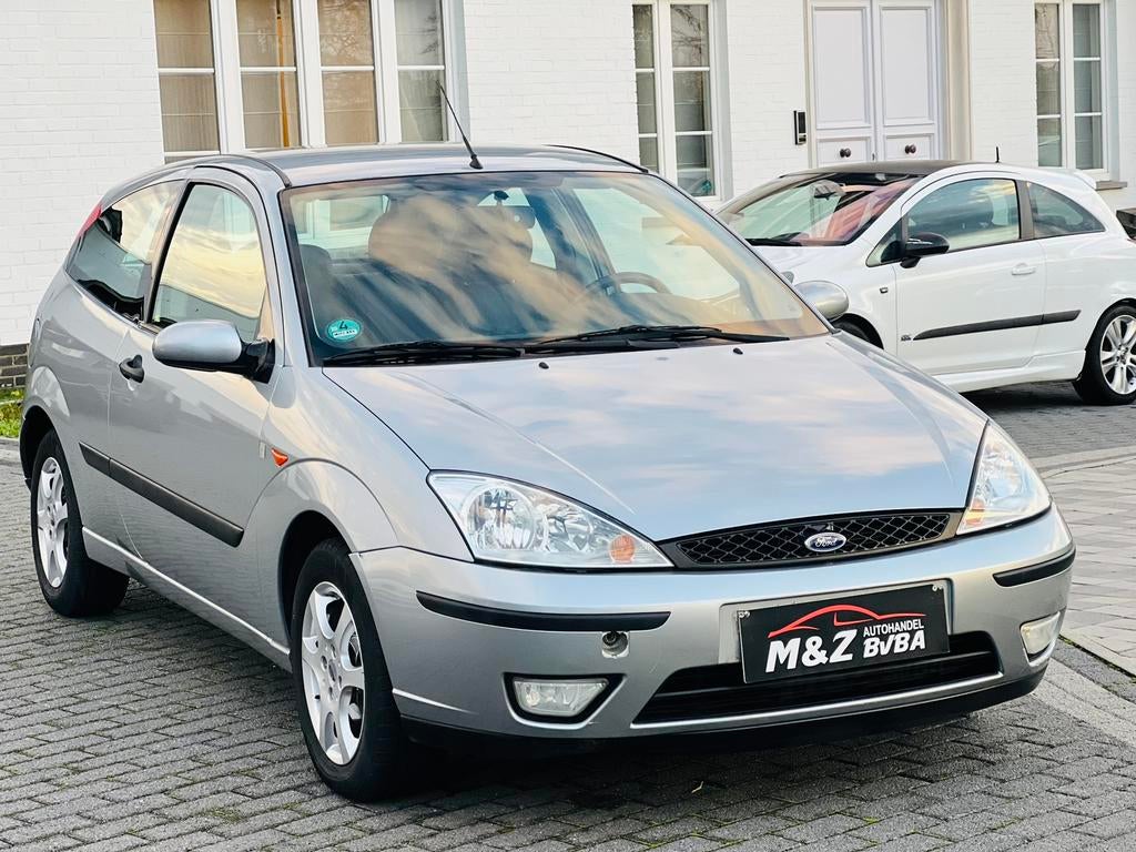 FORD FOCUS 2.0i BENZINE * AUTOMAAT * 148.000 Km * Gekeurd, Grijs, Euro 4, Onderhoudsboekje, 3 deurs