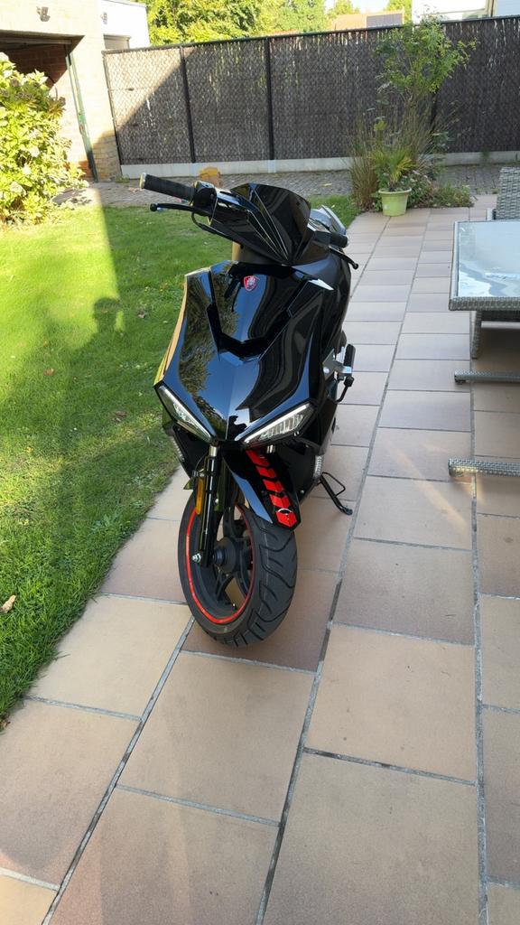 Brommer Alfa Scooters Falco B Klasse 4 takt 50 CC  1100 KM, Fietsen en Brommers, Ophalen, Benzine, 50 cc, Klasse B (45 km/u)