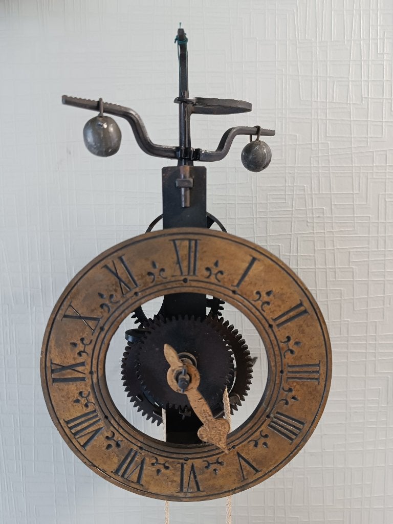 Horloge murale médiévale en fer avec cadran en laiton, Enlèvement ou Envoi