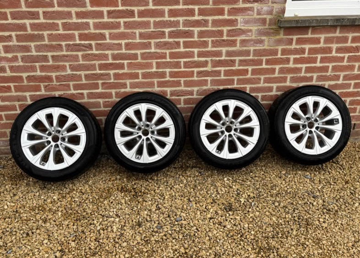 Set complet BMW 4 jantes 17“ + pneu Pirelli winter, Ophalen, Band(en)
