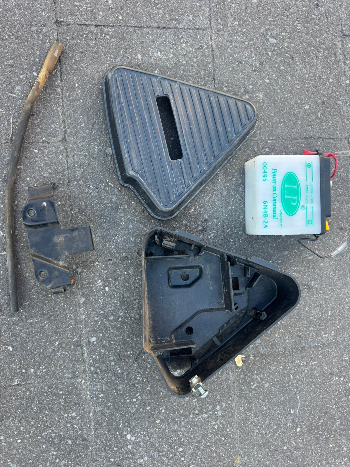 Batterijbakje Honda camino custom origineel, Enlèvement ou Envoi, Comme neuf