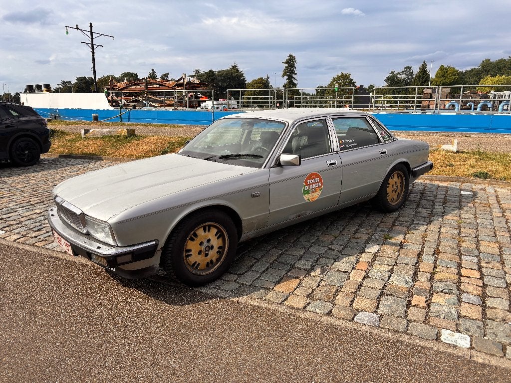 Jaguar XJ40 3.6, Auto's, Jaguar, Automaat, 4 deurs, Achterwielaandrijving, Zwart