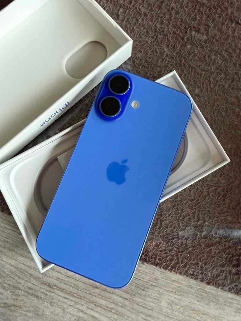 Téléphone, Neuf, 128 GB, 89 %, IPhone 16