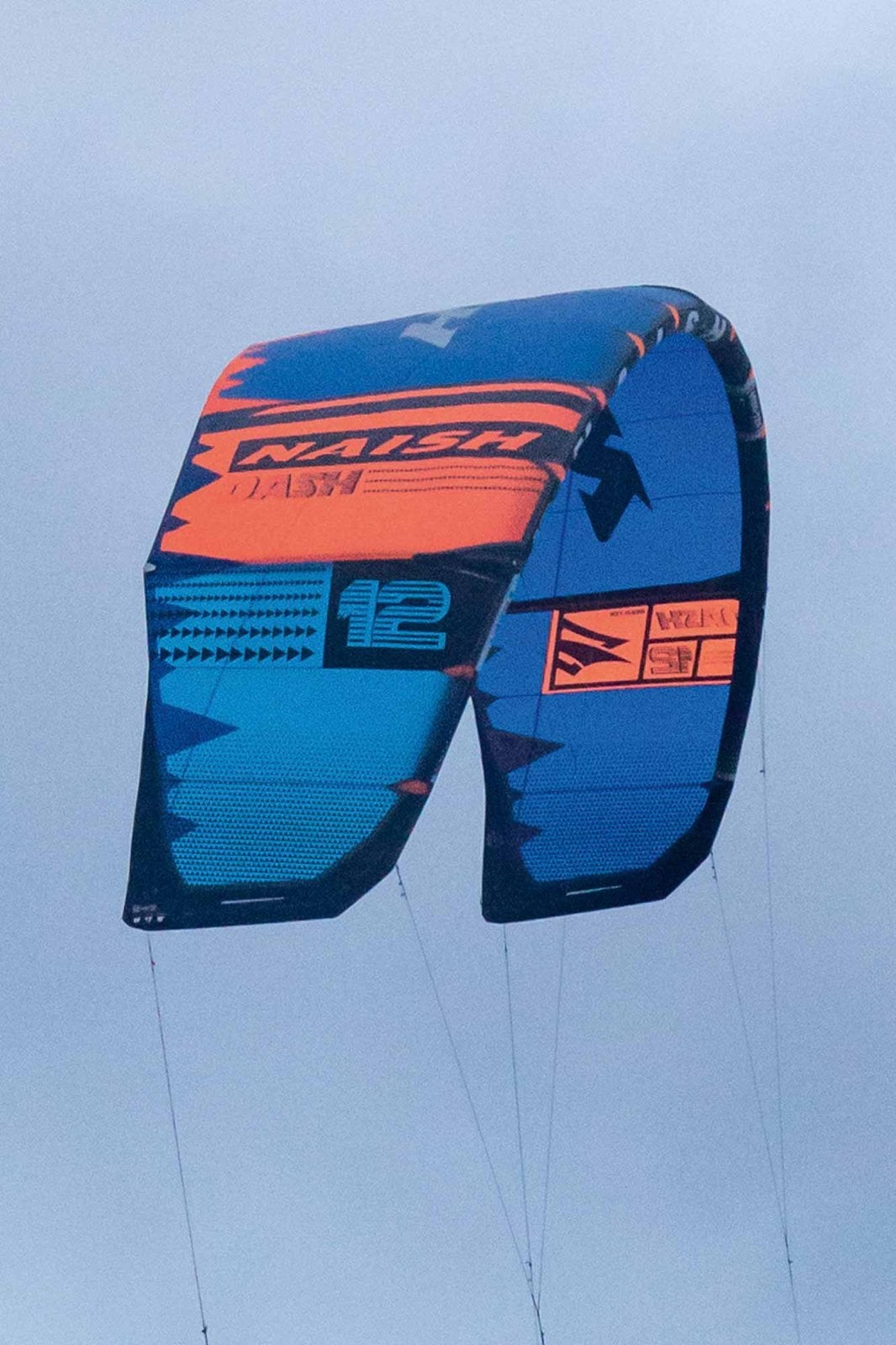 Naish Dash 10m S25, Sports nautiques & Bateaux, Kitesurf, Enlèvement, Comme neuf, 10 m², Kite