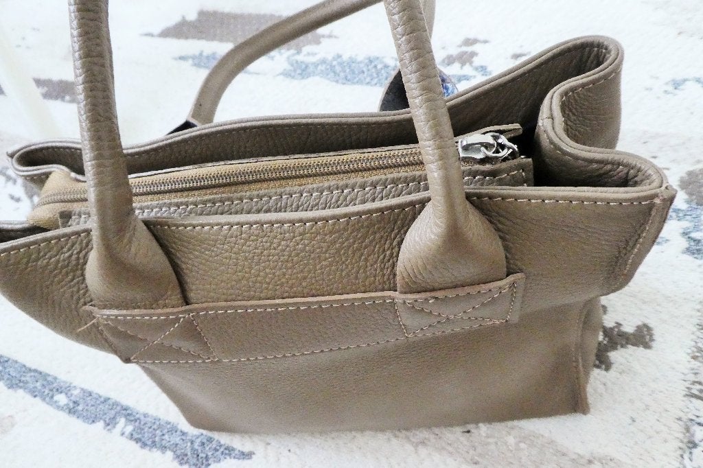 Joli Petit sac en Cuir Souple Beige / Camel NEUF !, Enlèvement, Neuf, Beige, Sac à main