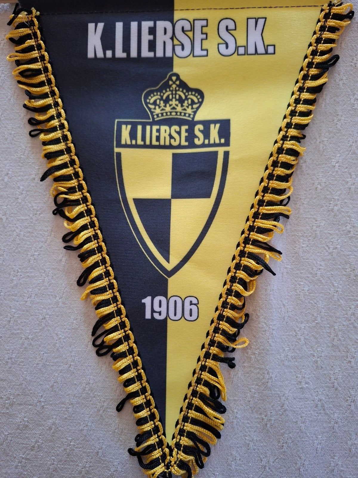 mooi wimpel Lierse SK, Ophalen of Verzenden